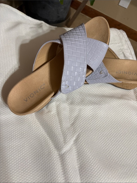 Vionic Lavender Crossband Slide Sandals